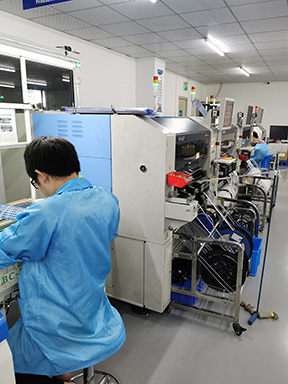 嚴(yán)格把控每個(gè)貼片環(huán)節(jié)